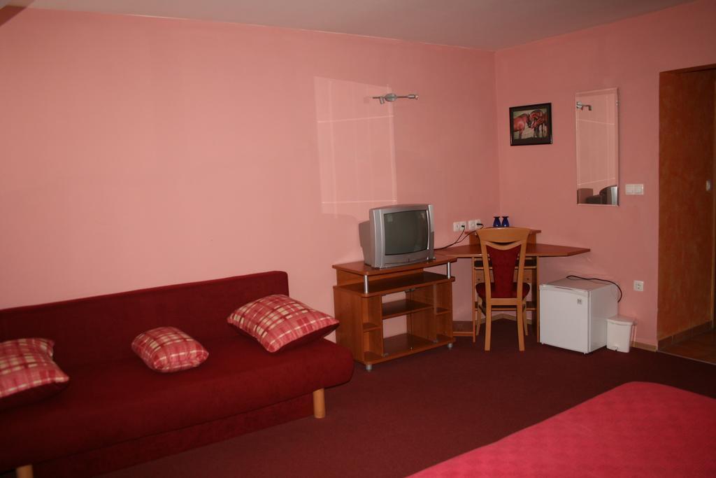 Guest House Klub Kovac Naklo Habitación foto